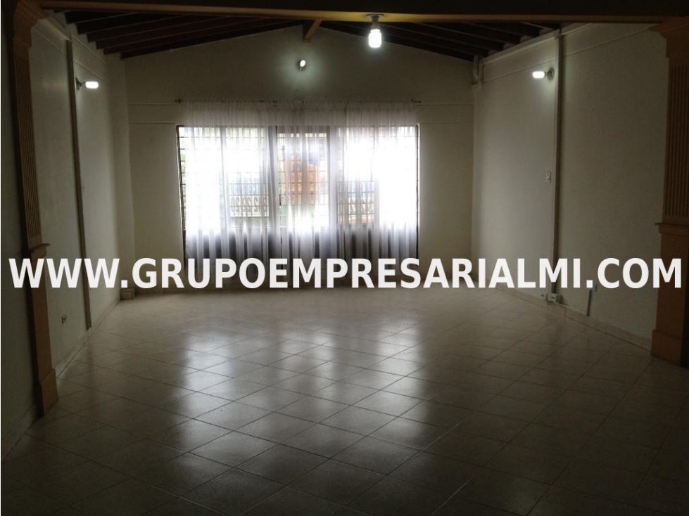 Warehouse for sale in Trinidad, Medellín 2
