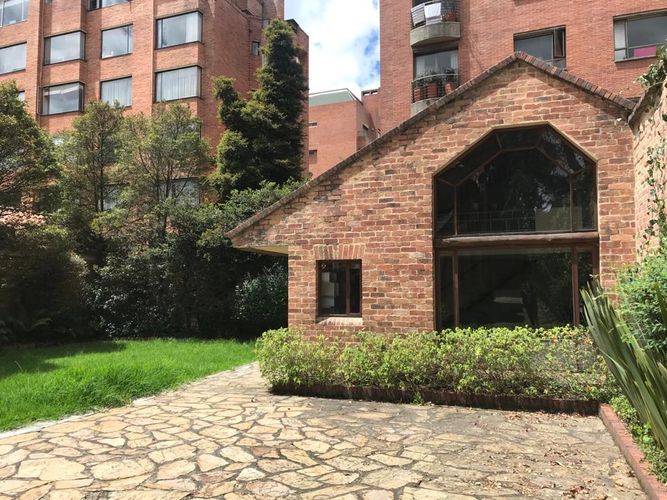 Casa de 6 alcobas en venta en El Nogal, Bogotá, 462 m² · foto 8 de 24