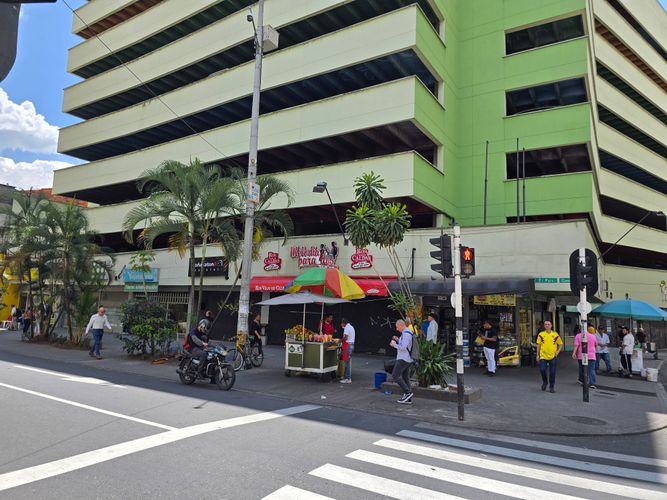 Local en venta en La Candelaria, Medellín, 91 m² · foto 2 de 5