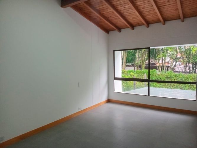 Casa de 3 alcobas en arriendo en San Lucas, Medellín, 168 m² · foto 8 de 18