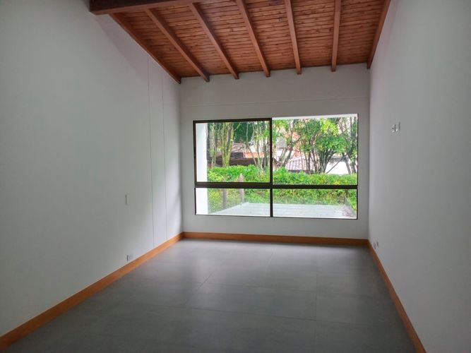 Casa de 3 alcobas en arriendo en San Lucas, Medellín, 168 m² · foto 9 de 18