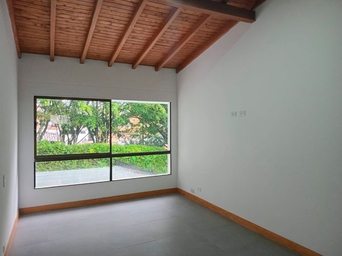 Casa de 3 alcobas en arriendo en San Lucas, Medellín, 168 m² · foto 10 de 18