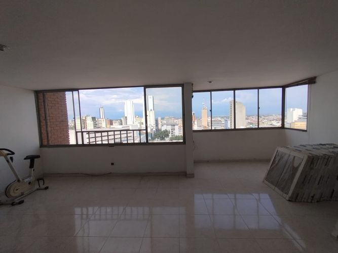 Apartamento de 4 alcobas en venta en La Merced, Cali, 266 m² · foto 5 de 13
