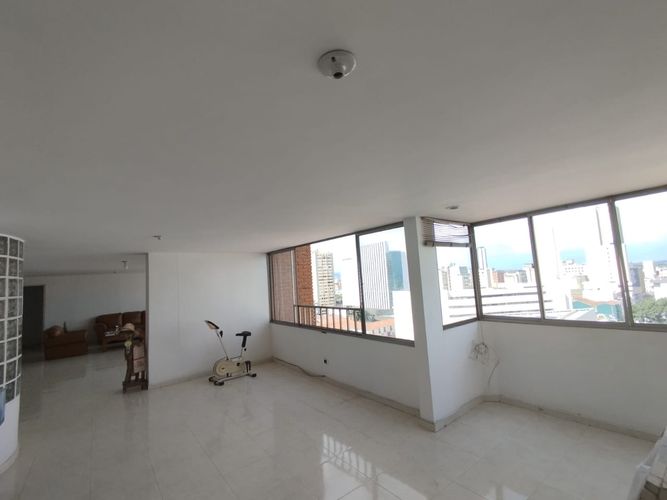 Apartamento de 4 alcobas en venta en La Merced, Cali, 266 m² · foto 6 de 13