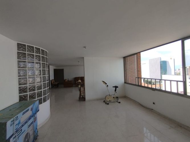 Apartamento de 4 alcobas en venta en La Merced, Cali, 266 m² · foto 13 de 13