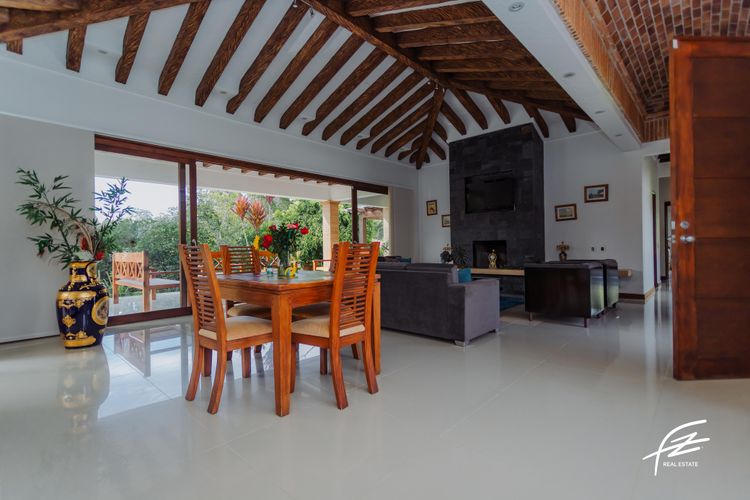 Casa de 4 alcobas en venta en Lomitas, La Ceja, 490 m² · foto 2 de 14