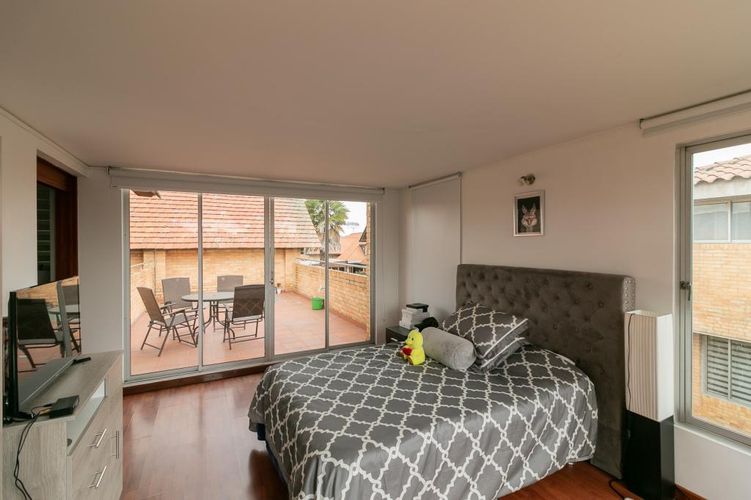Casa de 6 alcobas en venta en Santa Rita, Chía, 351 m² · foto 4 de 24
