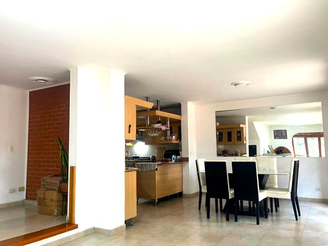Casa de 4 alcobas en venta en El Poblado, Medellín, 280 m² · foto 5 de 18