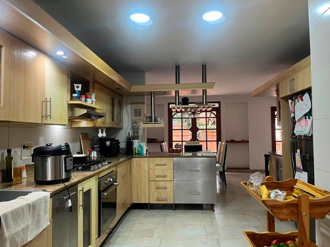 Casa de 4 alcobas en venta en El Poblado, Medellín, 280 m² · foto 10 de 18