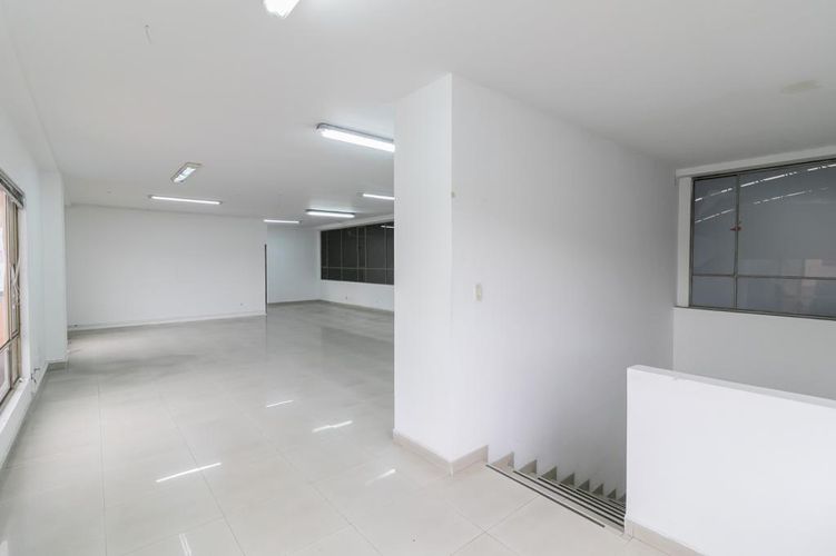 Bodega en venta en Novaterra, Mosquera, 2100 m² · foto 2 de 18