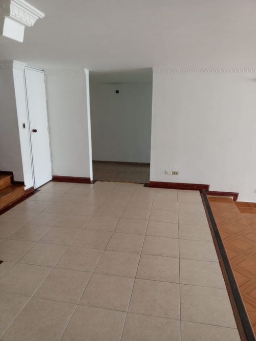 Casa de 5 alcobas en arriendo en Palermo, Pasto, 258 m² · foto 3 de 24