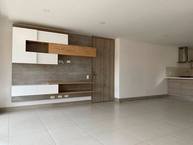 Apartamento de 3 alcobas en arriendo en Loma Del Esmeraldal, Envigado, 120 m² · foto 3 de 20
