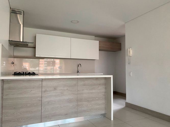 Apartamento de 3 alcobas en arriendo en Loma Del Esmeraldal, Envigado, 120 m² · foto 5 de 20