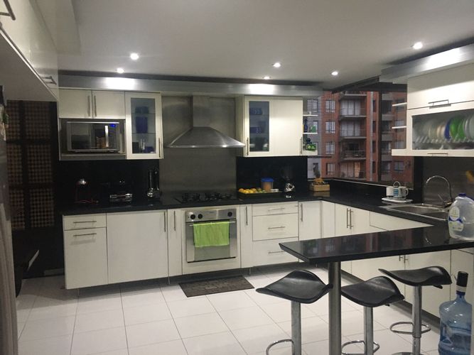 Apartamento de 4 alcobas en venta en La Calleja, Bogotá, 320 m² · foto 4 de 17