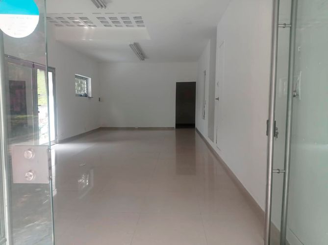 Local en arriendo en El Poblado, Medellín, 142 m² · foto 3 de 14