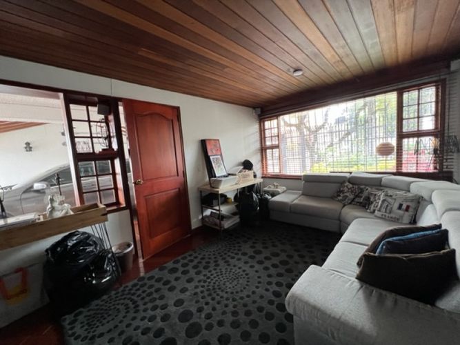 Casa de 3 alcobas en venta en Santa Barbara, Bogotá, 362 m² · foto 4 de 24