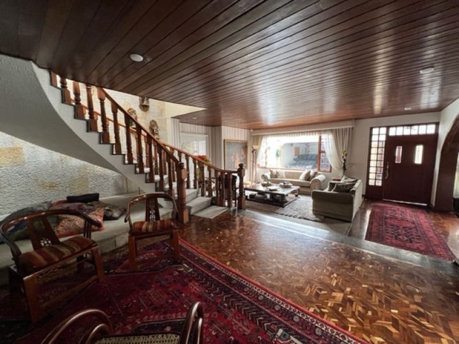 Casa de 3 alcobas en venta en Santa Barbara, Bogotá, 362 m² · foto 8 de 24