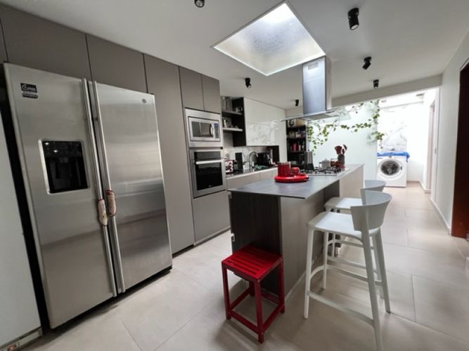 Casa de 3 alcobas en venta en Santa Barbara, Bogotá, 362 m² · foto 10 de 24