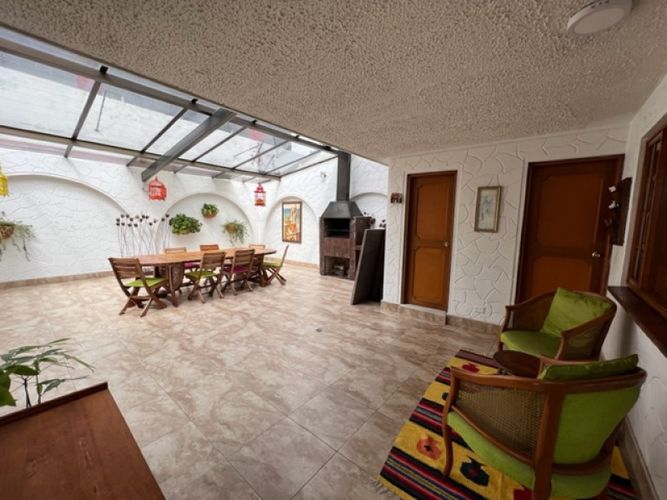 Casa de 3 alcobas en venta en Santa Barbara, Bogotá, 362 m² · foto 14 de 24