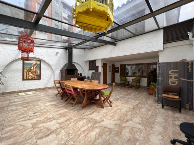Casa de 3 alcobas en venta en Santa Barbara, Bogotá, 362 m² · foto 15 de 24