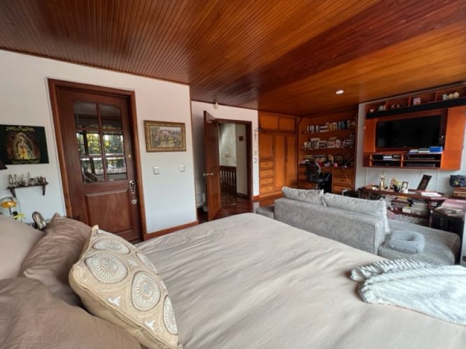 Casa de 3 alcobas en venta en Santa Barbara, Bogotá, 362 m² · foto 18 de 24