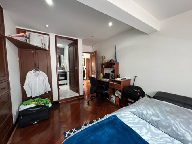 Casa de 3 alcobas en venta en Santa Barbara, Bogotá, 362 m² · foto 22 de 24