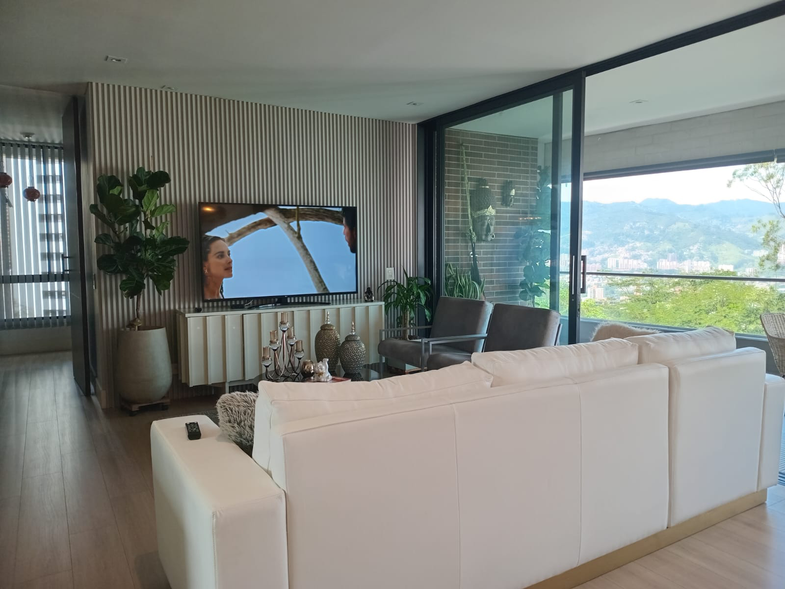 Apartamento en arriendo en El Poblado, Medellín · foto 6 de 20