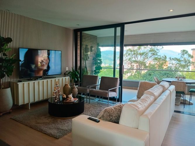 Apartamento de 3 alcobas en arriendo en El Poblado, Medellín, 167 m² · foto 8 de 20