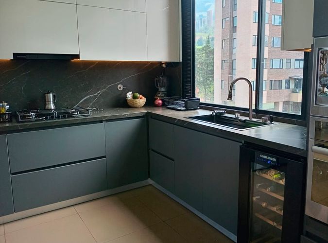 Apartamento de 3 alcobas en arriendo en El Poblado, Medellín, 167 m² · foto 12 de 20