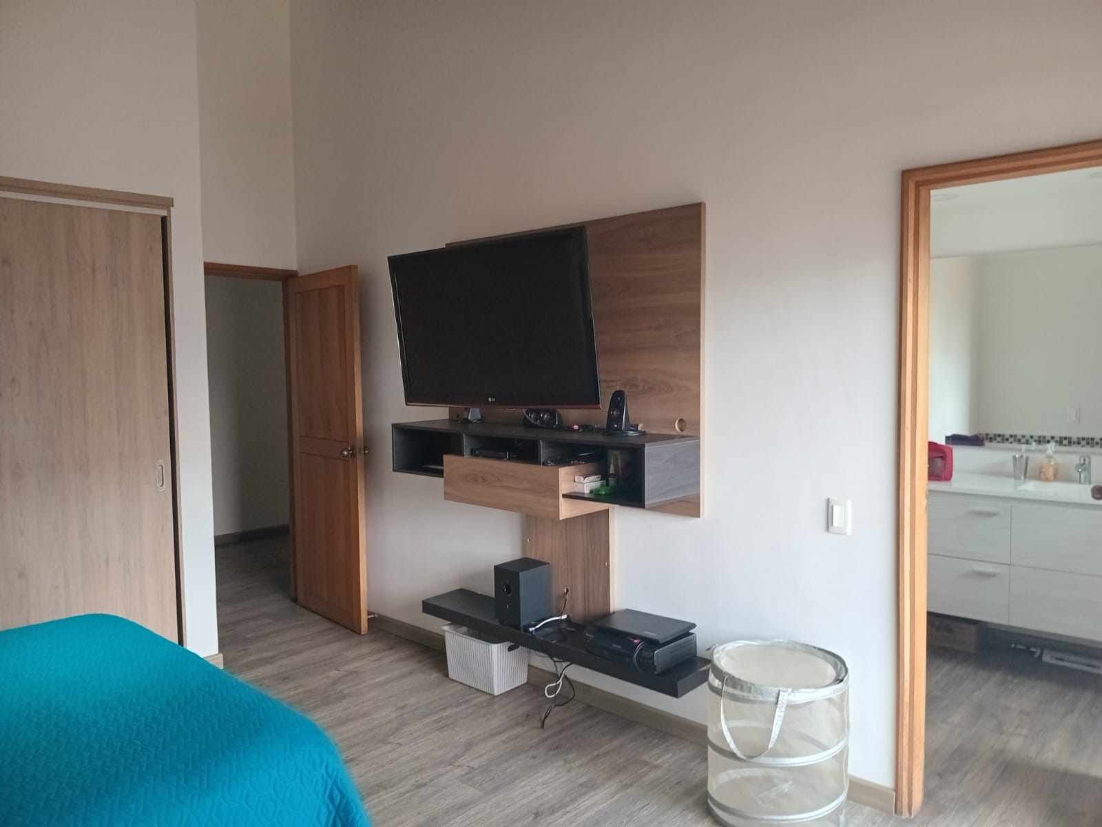 Apartamento en arriendo en Los Balsos, Medellín · foto 3 de 18