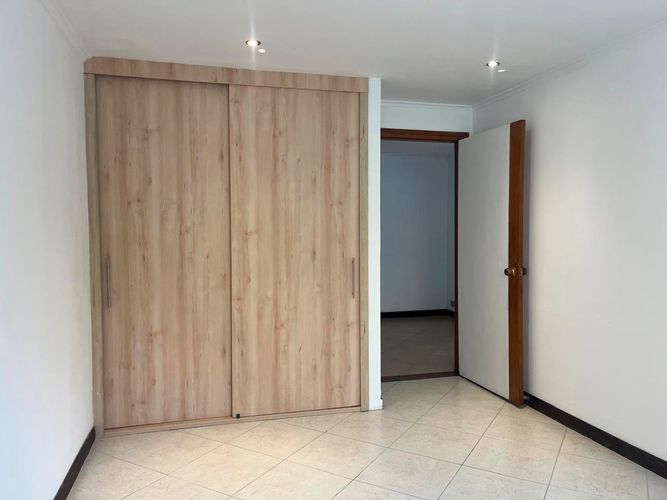 Apartamento de 4 alcobas en venta en El Poblado, Medellín, 212 m² · foto 11 de 19