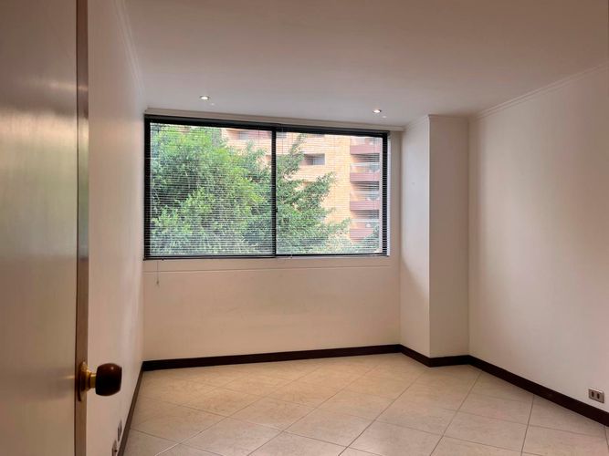 Apartamento de 4 alcobas en venta en El Poblado, Medellín, 212 m² · foto 12 de 19