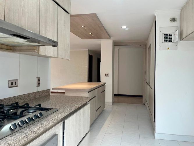 Apartamento de 4 alcobas en venta en El Poblado, Medellín, 212 m² · foto 6 de 19