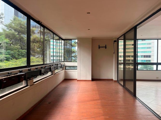 Apartamento de 4 alcobas en venta en El Poblado, Medellín, 212 m² · foto 18 de 19
