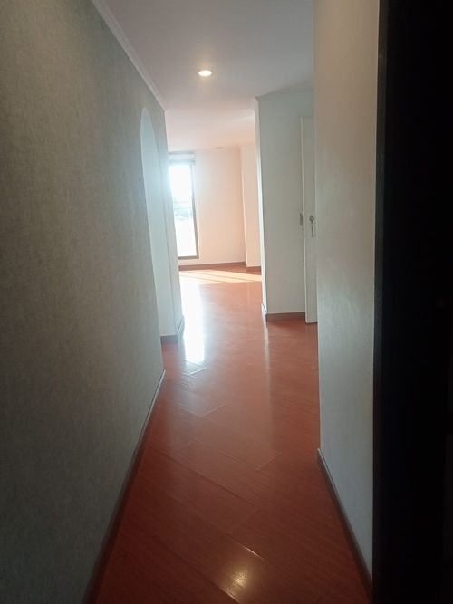 Apartamento de 3 alcobas en venta en Caracas, Bogotá, 127 m² · foto 3 de 15
