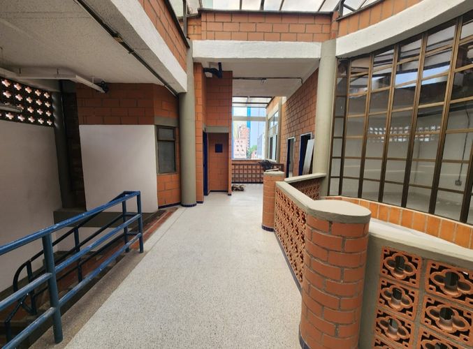 Edificio en venta en Centro Administrativo, Medellín, 1664 m² · foto 9 de 22