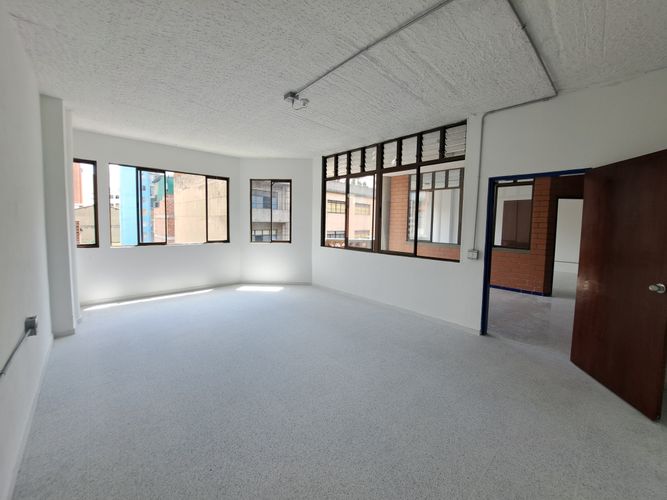 Edificio en venta en Centro Administrativo, Medellín, 1664 m² · foto 12 de 22