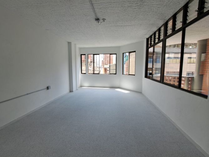 Edificio en venta en Centro Administrativo, Medellín, 1664 m² · foto 13 de 22