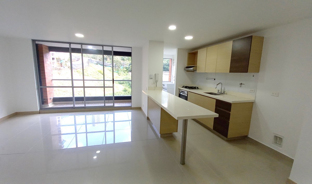 Apartamento en arriendo en Loma de San Jose, Sabaneta en Loma De San Jose