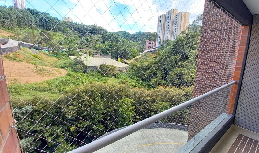 Apartamento de 3 alcobas en arriendo en Loma De San Jose, Sabaneta, 90 m² · foto 5 de 24