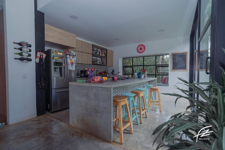 Casa de 2 alcobas en venta en Santa Elena, Medellín, 267 m² · foto 2 de 14