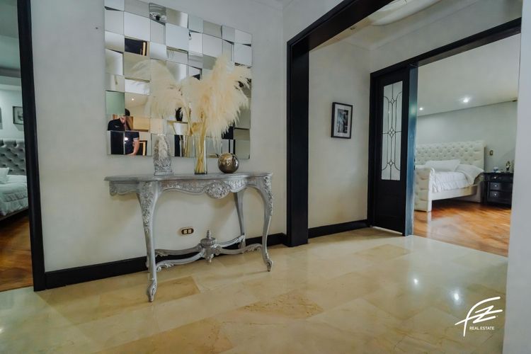 Casa de 3 alcobas en venta en Los Naranjos, Medellín, 439 m² · foto 9 de 20