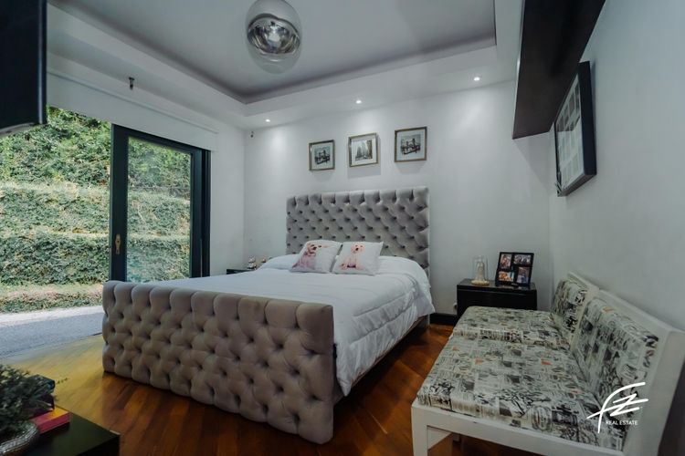Casa de 3 alcobas en venta en Los Naranjos, Medellín, 439 m² · foto 12 de 20