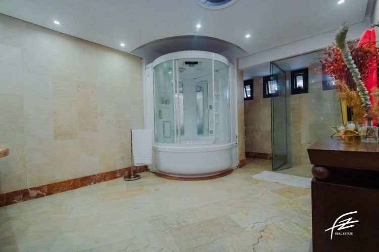 Casa de 3 alcobas en venta en Los Naranjos, Medellín, 439 m² · foto 14 de 20