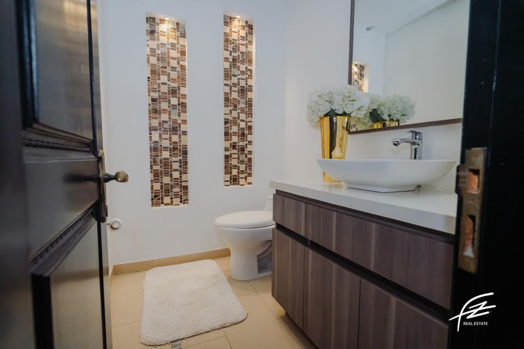 Casa de 3 alcobas en venta en Los Naranjos, Medellín, 439 m² · foto 15 de 20