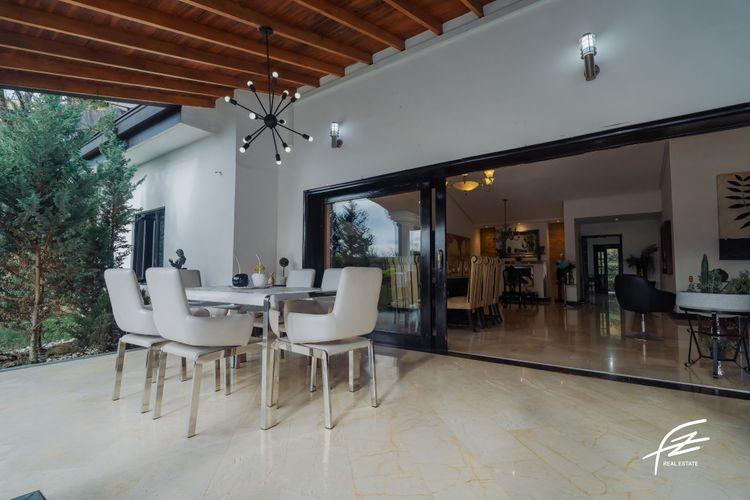 Casa de 3 alcobas en venta en Los Naranjos, Medellín, 439 m² · foto 17 de 20