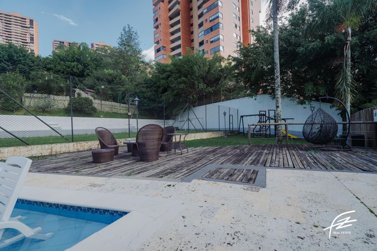 Casa de 3 alcobas en venta en Los Naranjos, Medellín, 439 m² · foto 20 de 20