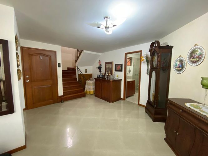 Casa de 3 alcobas en venta en San Jose, Sabaneta, 190 m² · foto 3 de 24