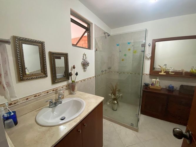 Casa de 3 alcobas en venta en San Jose, Sabaneta, 190 m² · foto 10 de 24
