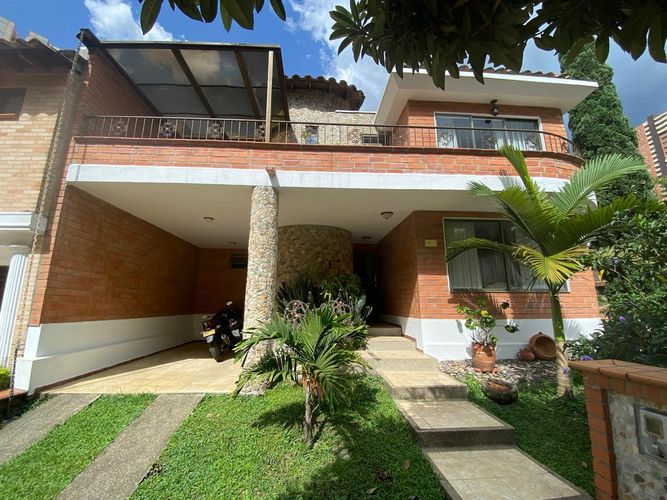Casa de 3 alcobas en venta en San Jose, Sabaneta, 190 m² · foto 18 de 24
